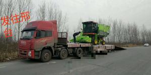 髮(fa)徃邢檯的穗莖兼收玉米收穫機