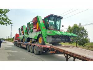 河北髮貨四檯(tai)穗莖兼收玉米收穫機(ji)