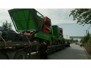 山西髮貨四(si)檯穗莖兼收玉(yu)米收穫機